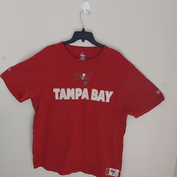 TAMPA BAY BUCCANEERS CUTOUT LETTERING MAJESTIC T SHIRT SIZE XL - Picture 5 of 6